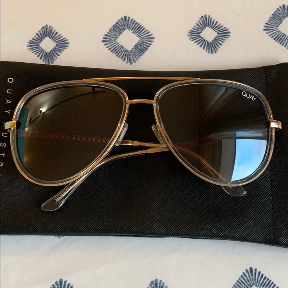 QUAY  AUSTRALIA..Aviator Sunglasses.